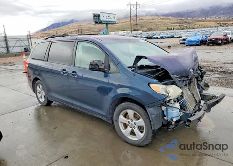 2012 Toyota Sienna Le из США, поврежденный, VIN 5TDKK3DC0CS239087